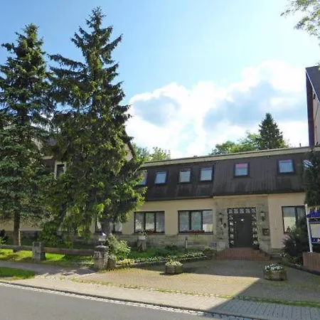 Familien-hotel Am Traenkbachtal 3* 弗劳恩瓦尔德
