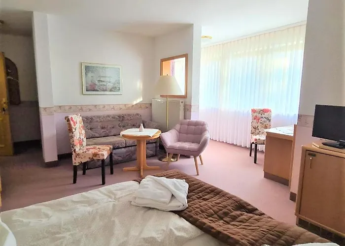 Отель Familien-hotel Am Traenkbachtal Фрауэнвальд