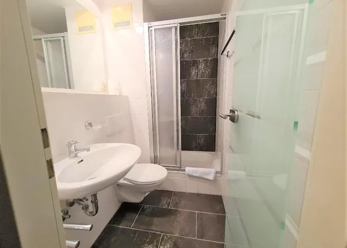 Familien-hotel Am Traenkbachtal Otel Frauenwald