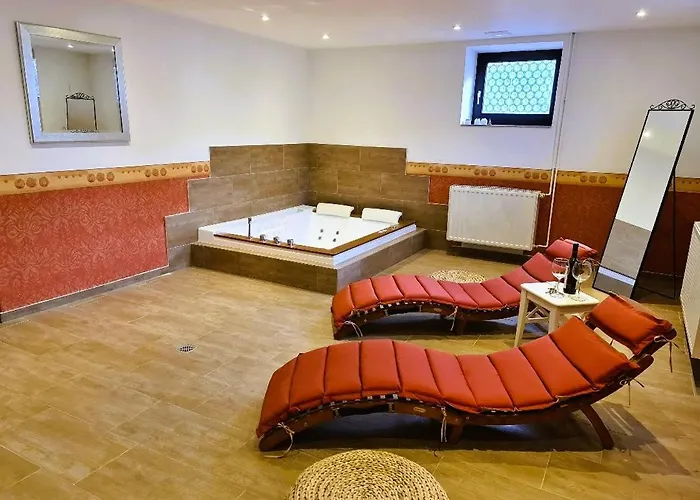 Отель Familien-hotel Am Traenkbachtal 3*